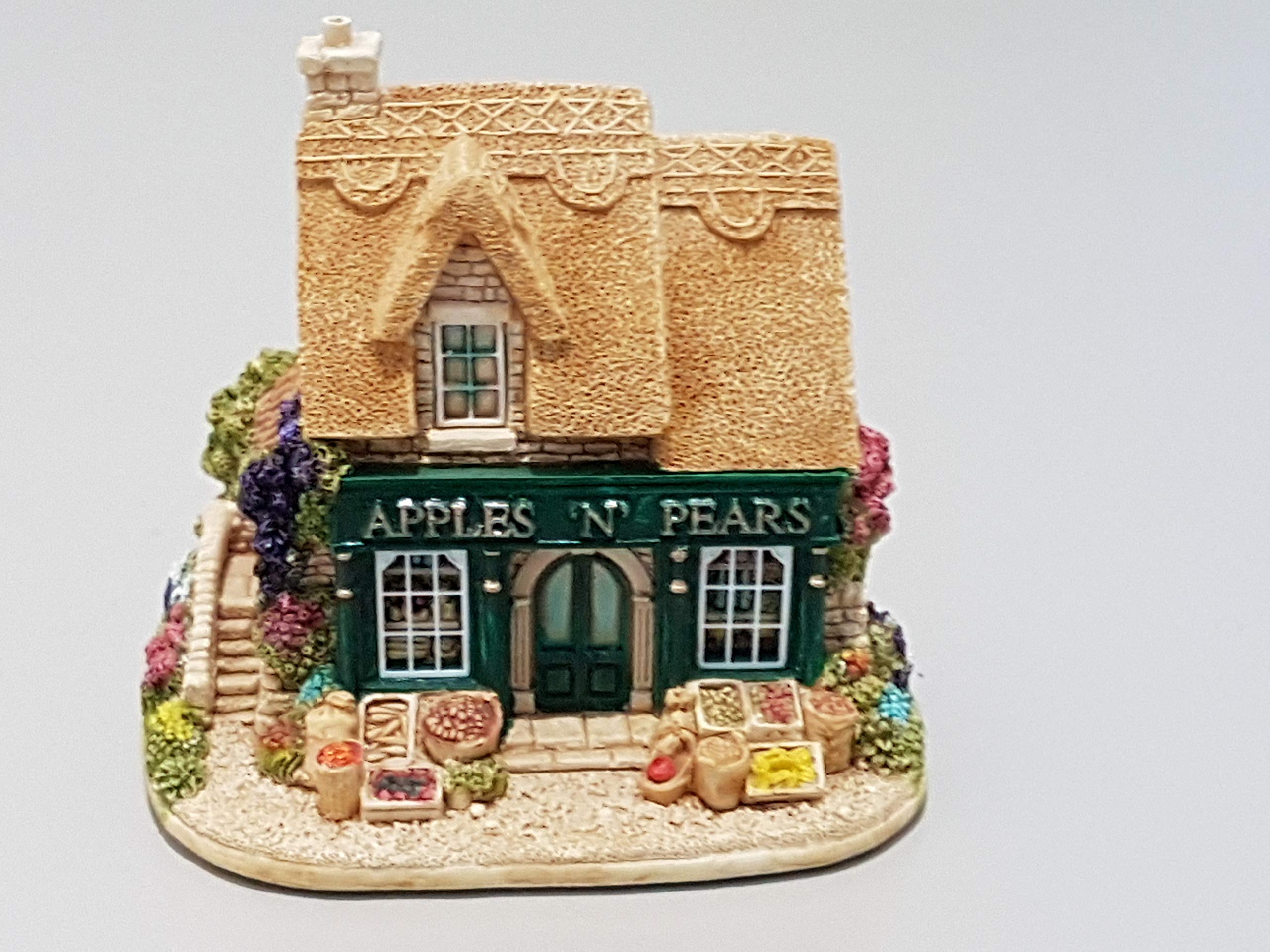 リリパットレーン　APPLES `N’ PEARS Lilliput Lane - Apples 'N' Pears